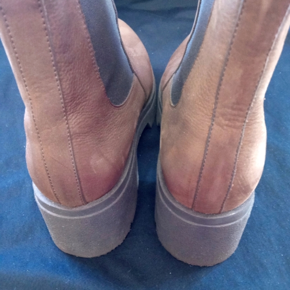 Shoes - Picture 4 of 8